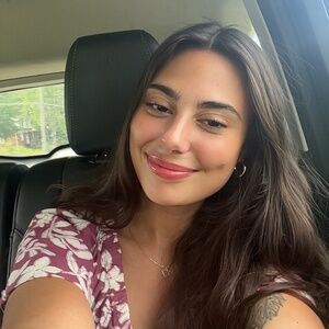 Meet your Posher, Chloe